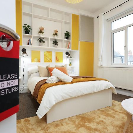 Cardiff City Guesthouse, Central Rooms, Fast Wi-Fi, On-Street Parking Extérieur photo
