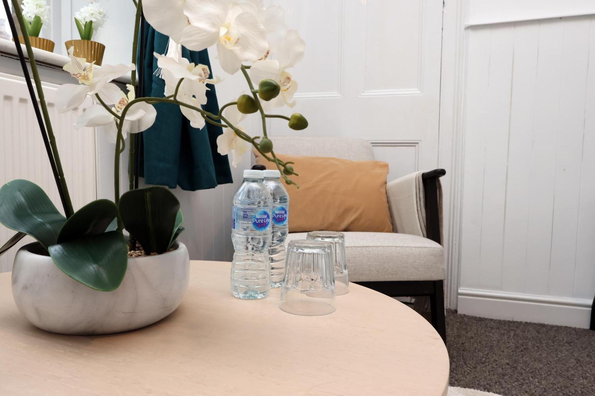 Cardiff City Guesthouse, Central Rooms, Fast Wi-Fi, On-Street Parking Extérieur photo