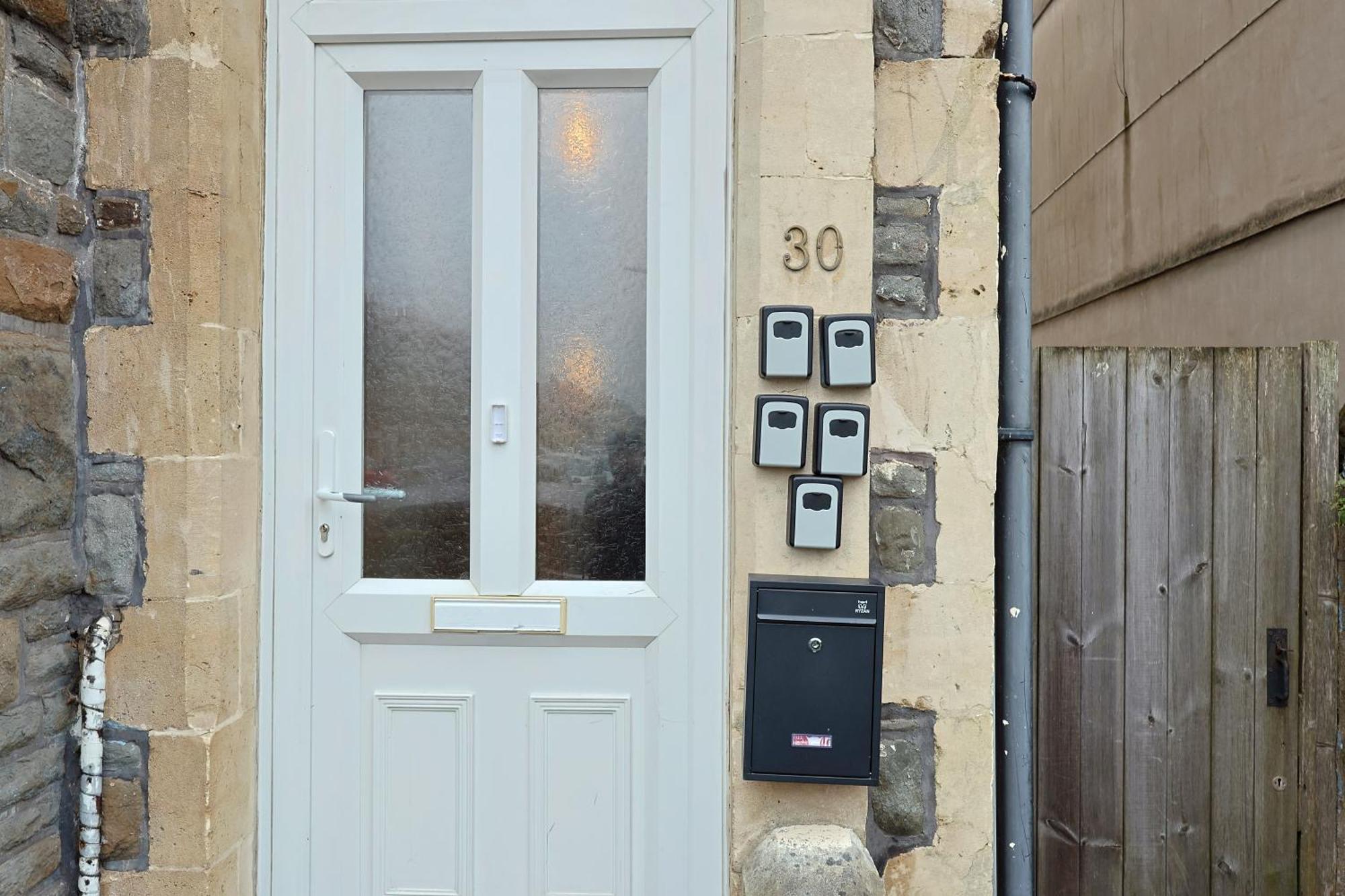 Cardiff City Guesthouse, Central Rooms, Fast Wi-Fi, On-Street Parking Extérieur photo