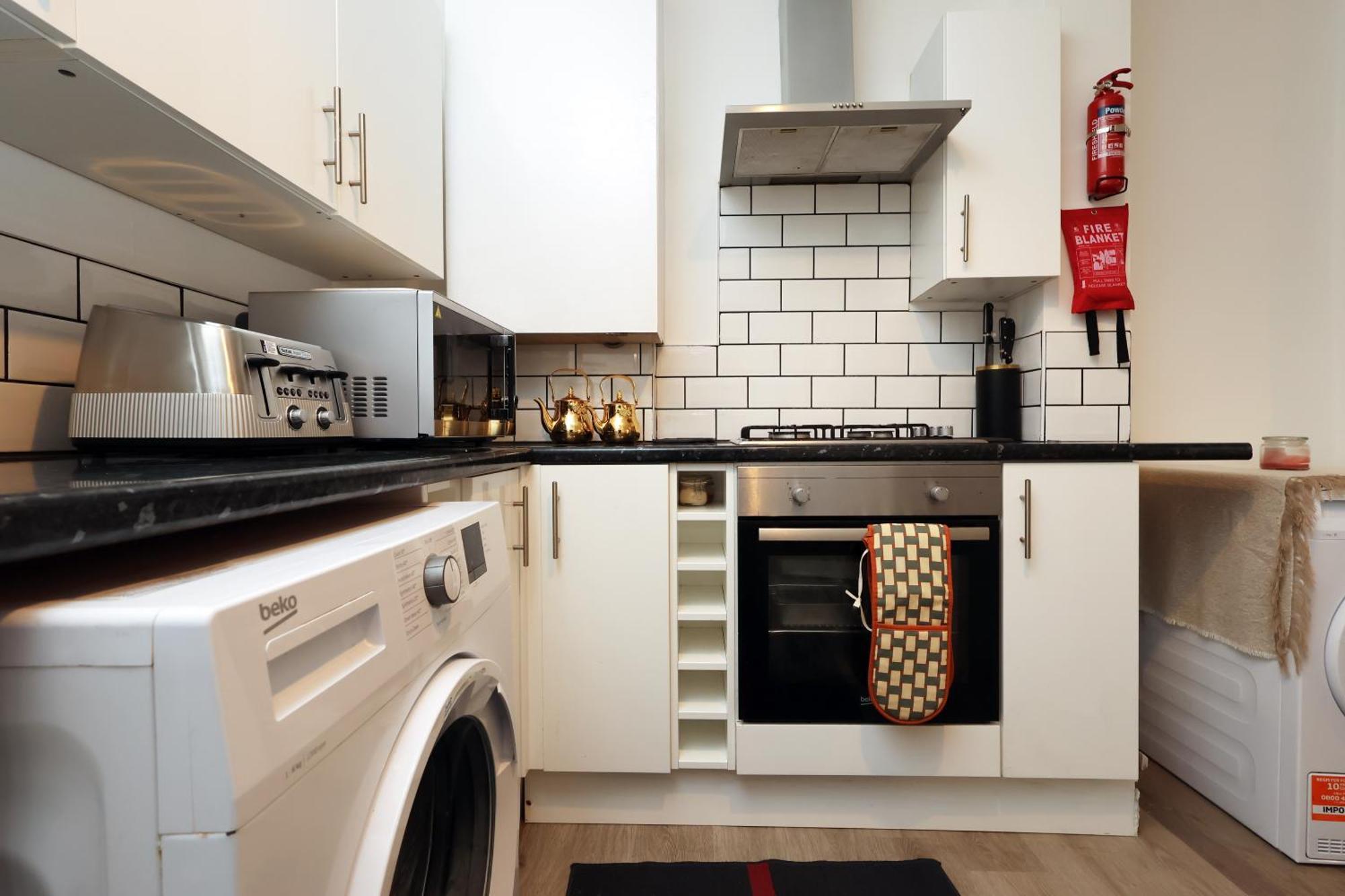 Cardiff City Guesthouse, Central Rooms, Fast Wi-Fi, On-Street Parking Extérieur photo