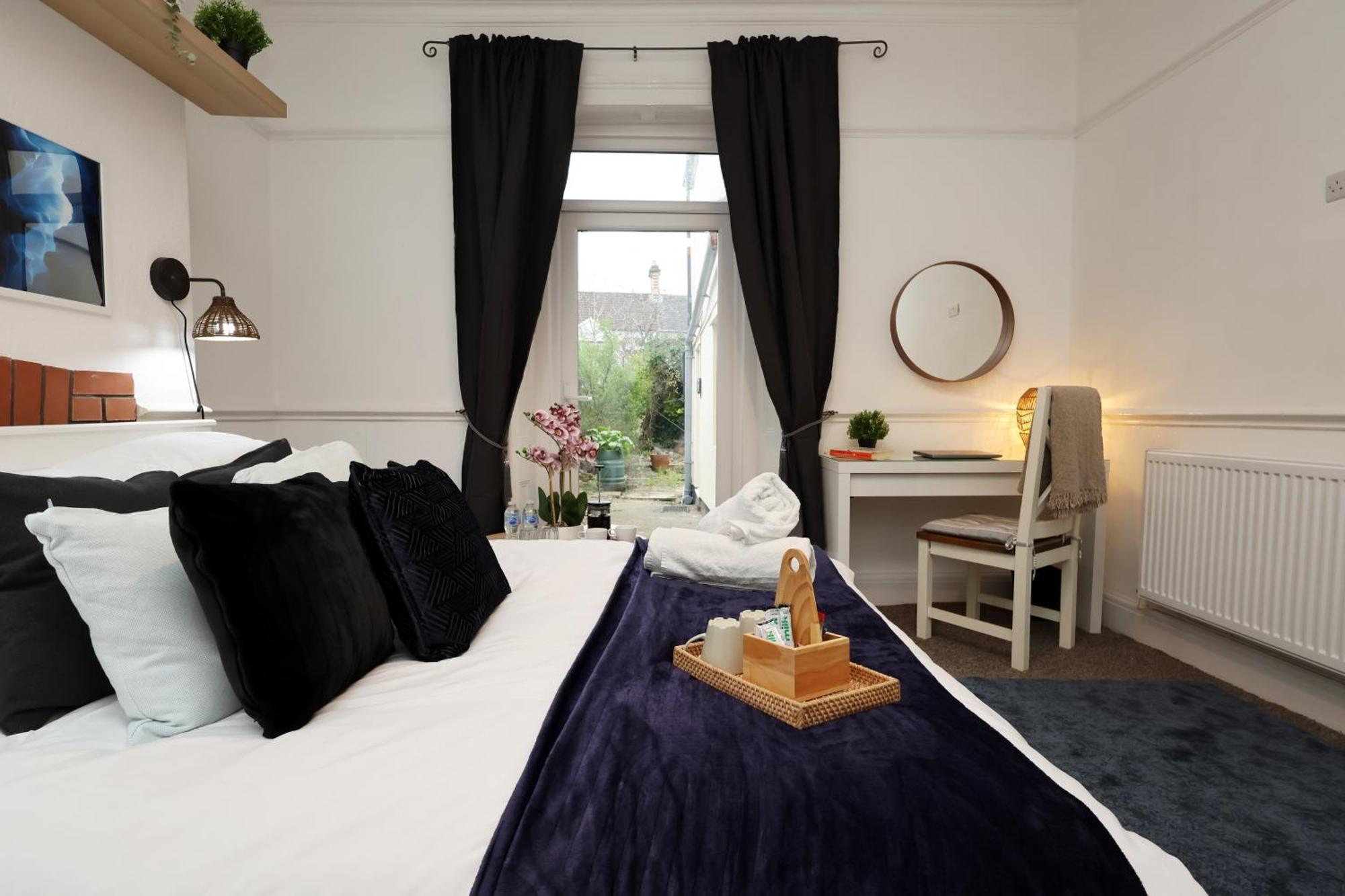 Cardiff City Guesthouse, Central Rooms, Fast Wi-Fi, On-Street Parking Extérieur photo