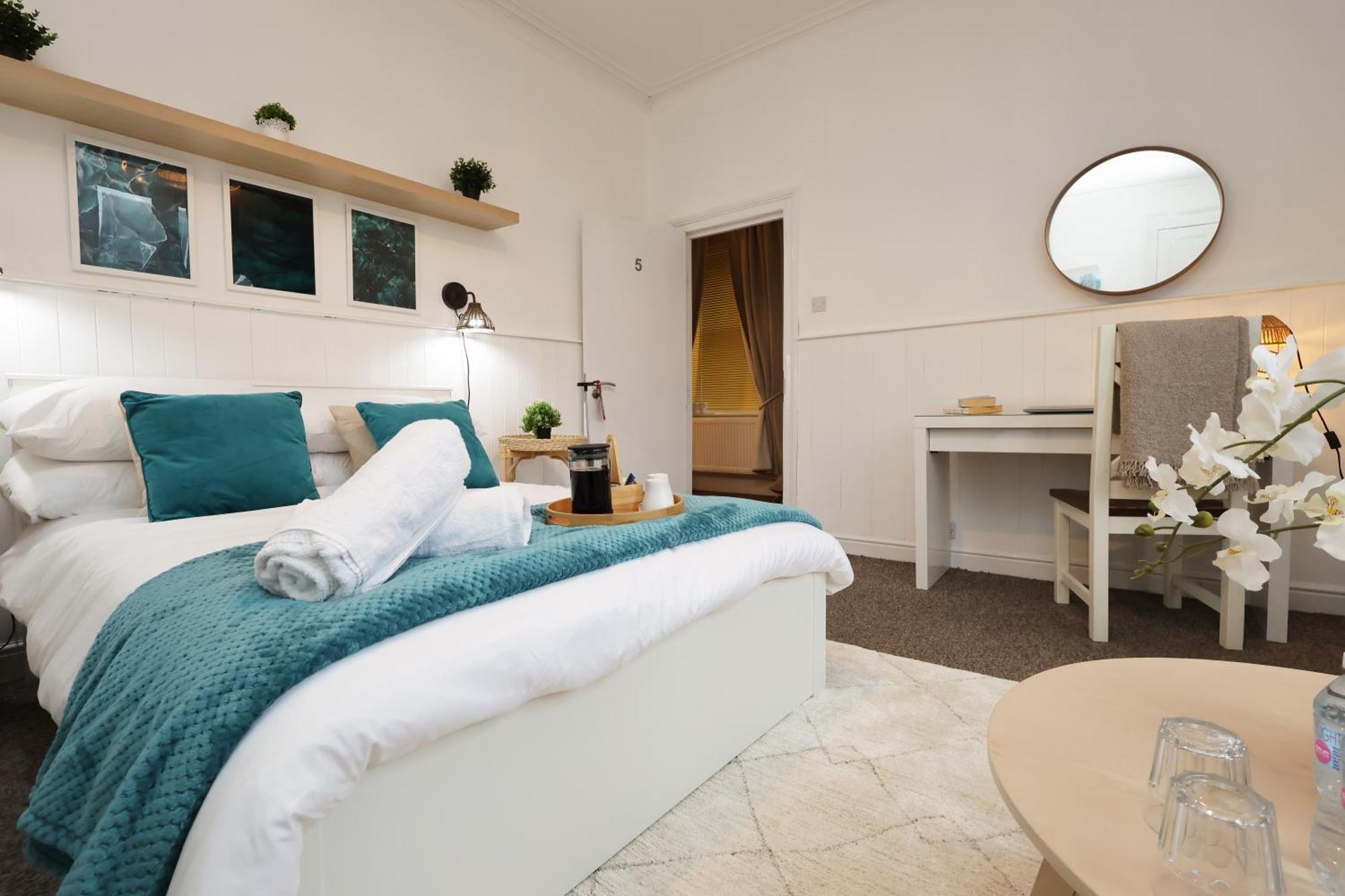 Cardiff City Guesthouse, Central Rooms, Fast Wi-Fi, On-Street Parking Extérieur photo